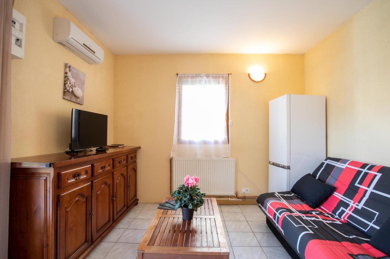 Appartamento Le Mont Guillaume - 1 Chambre Terrasse Et Jardin Saint-André-dʼEmbrun Esterno foto
